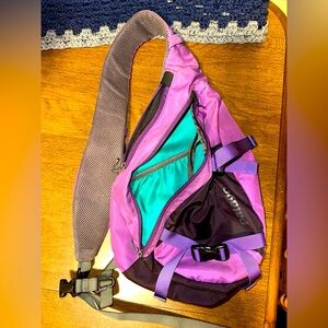Patagonia Atom Sling Bag 8L Crossbody Daypack Outdoor Hiking Nylon Purple/Teal